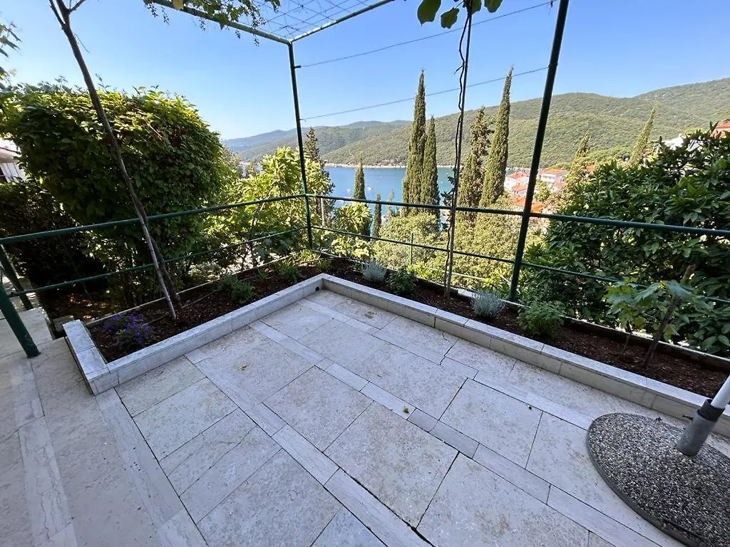 Apartment Near The Sea 650 Rabac