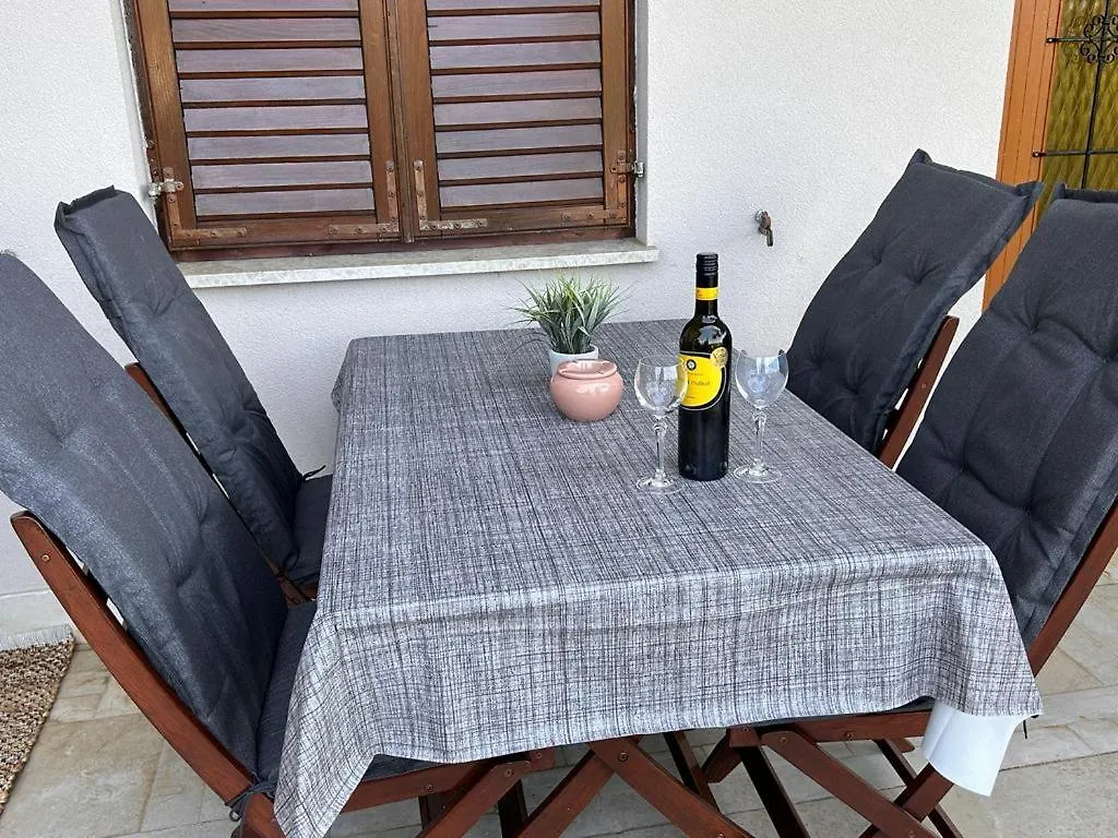 Apartment Near The Sea 650 Rabac