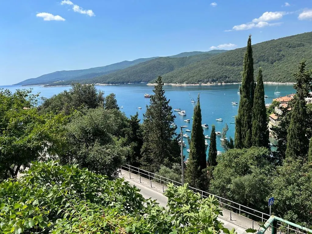 Apartment Near The Sea 650 Rabac
